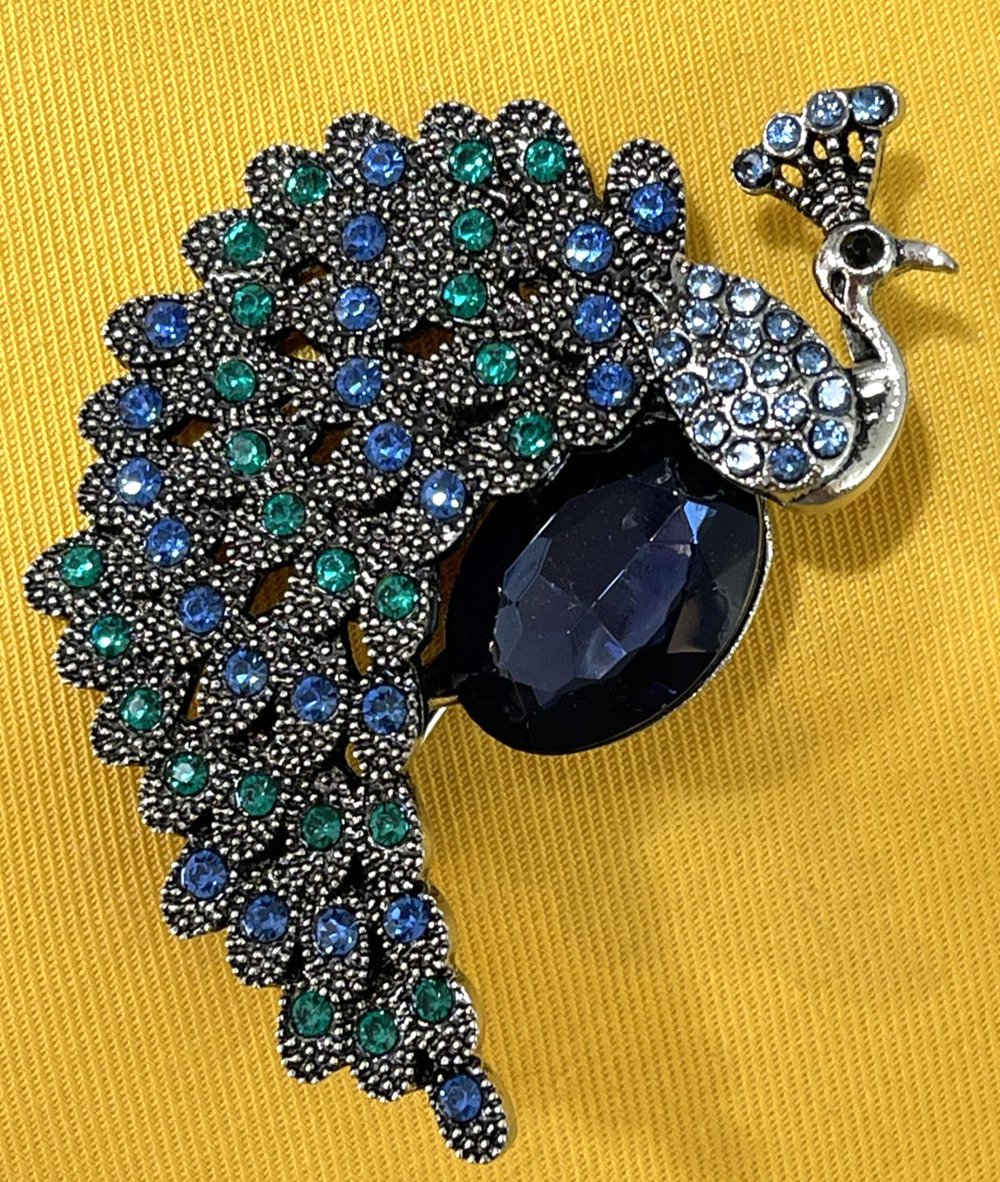 NWOT Blue Peacock Brooch Lapel Pin Silver Toned Blue Green Glass Rhinestone